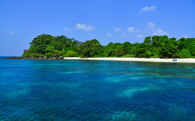 Fototapeta na wymiar Beautiful seascape of Phu Quoc Island, Vietnam