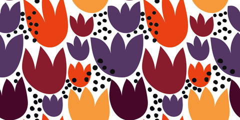 Einfaches handgezeichnetes Muster mit abstrakten Tulpenblumen im skandinavischen Stil. Bunte Blüten und Punkte auf weißem Hintergrund. Kunst botanische Textur in hellen, satten Farben. Kreatives Vektordesign.