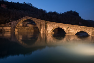 un suggestivo ponte medioevale 