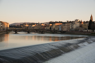 Obraz premium veduta di Firenze dal fiume arno
