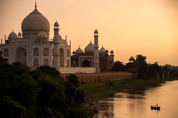 Fototapeta na wymiar Taj Mahal during sunset, in Agra , Uttar Pradesh, India