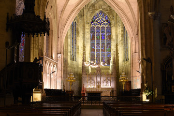 Fototapeta premium eglise de saint emilion dans le bordelais