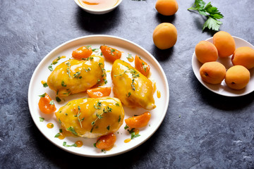 Chicken breasts in apricot sauce