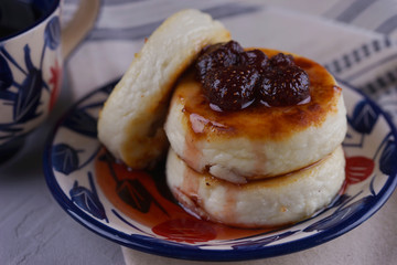 Breakfast with cheesecakes and tea