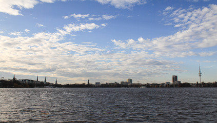Fototapeta na wymiar Hamburg Panorama (Blick über die Außenalster)