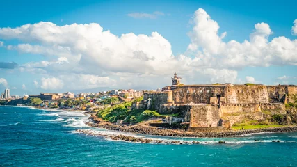 Stoff pro Meter Panoramalandschaft des historischen Schlosses El Morro entlang der Küste, San Juan, Puerto Rico. © Nancy Pauwels