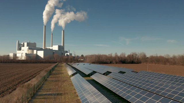 AS Heating Power Plant Munich North with solar cells in front of it