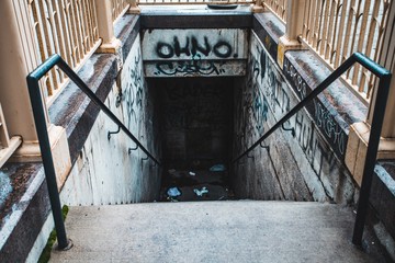 dirty stairs to sub 