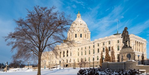 Minnesota State Capitol in Winter - obrazy, fototapety, plakaty