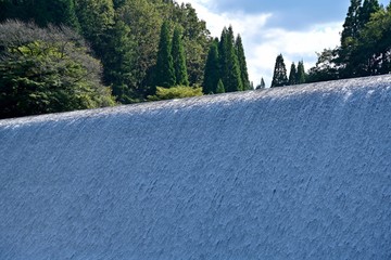 白水ダムの女性的な繊細な流れの情景＠大分