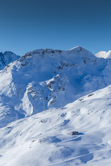 Fototapeta na wymiar Beautiful view from the ski slopes of Heiligenblut, Glosslockner- Austria.