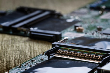 Connectors for inserting RAM memories in notebook.