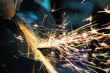 Process of working with metal cutting equipment