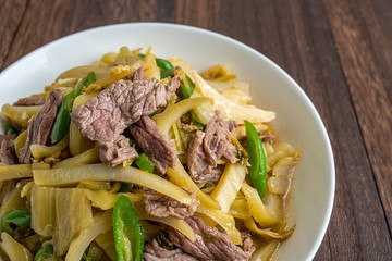 Chinese national dish, a dish of sauerkraut fried beef