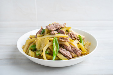 Chinese national dish, a dish of sauerkraut fried beef
