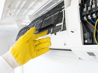 Aircondition service and maintenance, fixing AC unit and cleanin
