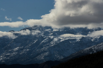Obraz premium clouds over mountains