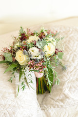 Perfect bridal bouquet for colorful wedding day with natural flowers.