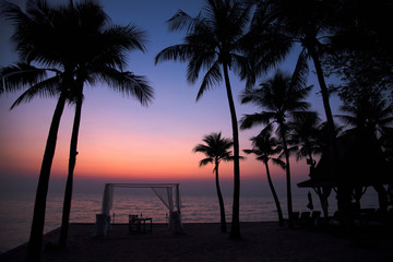 Fototapeta na wymiar sunrise on beach