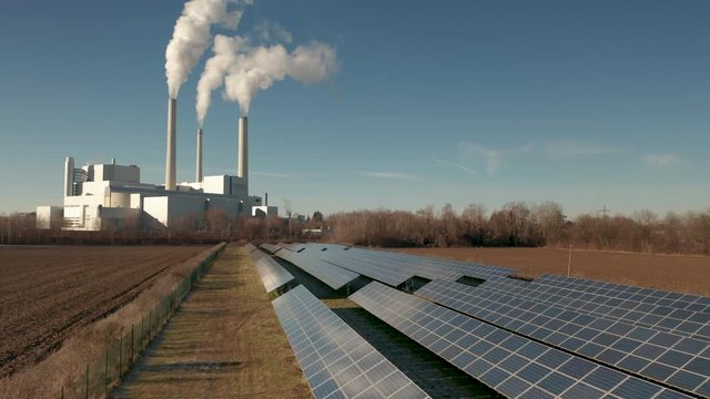 AS Heating Power Plant Munich North with solar cells in front of it