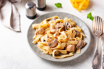 Pasta with chicken and mushroom
