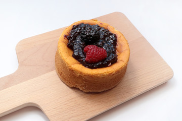 TORTA DI FRUTTA SU TAGLIERE