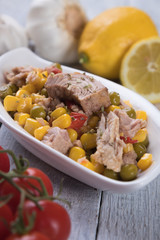 Tuna salad with vegetables