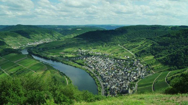 Mosel river lMoselle loop with the romantic village of Bremm in the Moselle valley, Rhineland-Palatinate, Germany, Europeoop, Bremm, Moselle valley, Rhineland-Palatinate, Germany, Europe