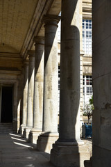 Fototapeta premium Colonnade en pierre