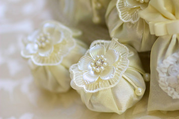 Elegant gifts for guests