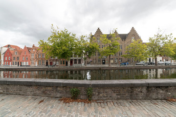 Fototapeta premium Blick von der Langerei zur Potterierei in Brügge, Belgien
