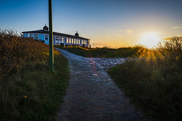 Fototapeta na wymiar Höhenpromenade zum Sonnenuntergang