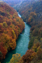 Obraz premium Autumn in Dobra River canyon with waterfalls, Croatia