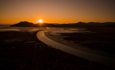 Fototapeta premium 순천만 용산전망대에서 본 갈대숲과 일몰