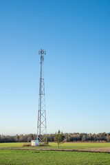 Metallic telecommunications tower