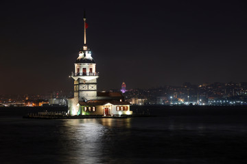 Fototapeta premium istanbul maiden's tower sunset photo