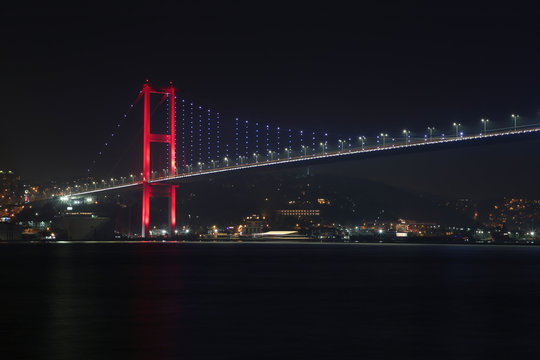 Night photo of Istanbul Bosphorus Bridge