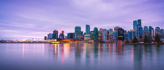 Fototapeta premium Vancouver Skyline at Sunset