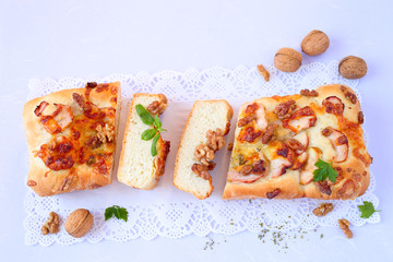 Herzhafter Hefekuchen	