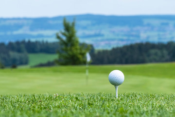 Der Ball muss zielsicher ins Loch 