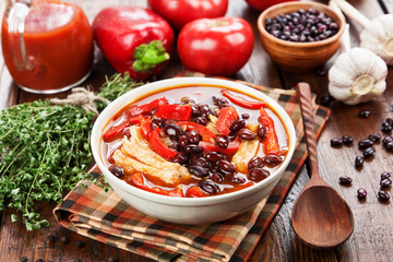 Tomato soup with red beans