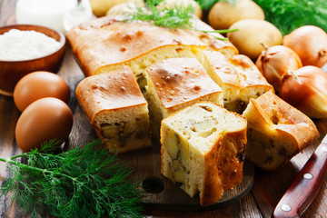 Pie with potatoes and dill
