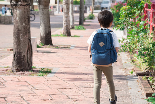 背負う の画像 16 075 件の Stock 写真 ベクターおよびビデオ Adobe Stock