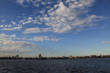Fototapeta na wymiar Hamburg; Alsterpanorama (Rotherbaum)