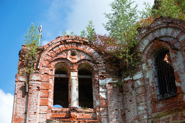 Fototapeta na wymiar The destroyed Church of the Iveron Icon of the Mother of God. Lykoshino village, Tver region, Russia