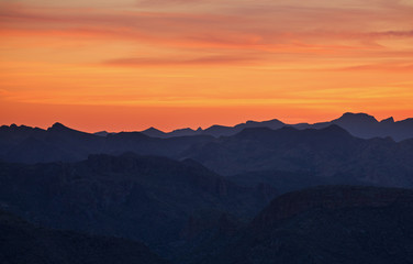 Fototapeta premium Landscape at twilight of the Superstition Mountains, Arizona, USA