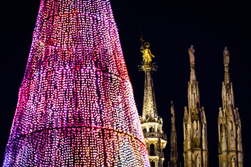 Milano luci di Natale in piazza Duomo e Galleria