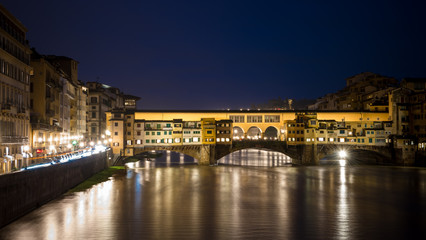 Fototapeta na wymiar ponte vecchio at night florence italy