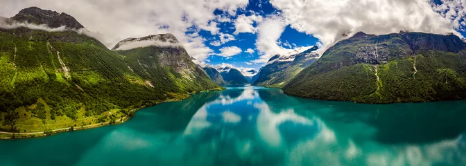 Tableaux ronds sur aluminium Panoramique Panorama lac lovatnet Belle Nature Norvège.