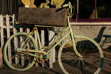 Fototapeta na wymiar bicycle in front of old house